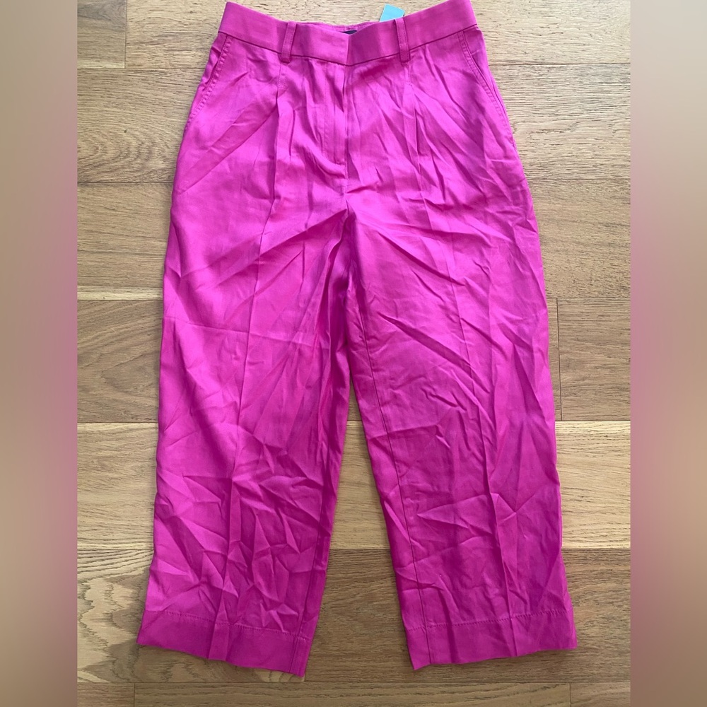 Ann Taylor Women’s Fuchsia Pink High-Waist straight leg Trousers size 6P NWT
